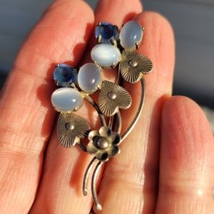 Lovely Sterling WRE Brooch ~ Floral Pattern ~ Blue Embellishments ~ Moonstone?